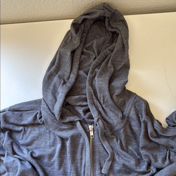 ALO Yoga Men's zip up light jacket asphalt performance blend - Picture 3 of 4